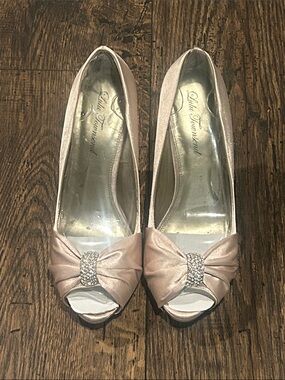 Lulu Townsend Satin Peep-Toe Heels in Ivory with Rhinestone Bow